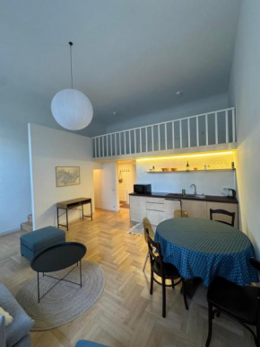 Cozy Urban Retreat
